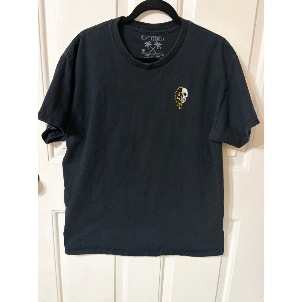 Riot Society | Short Sleeve Melting Skull Embroidered Tee | Large || Black|